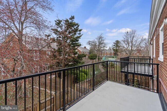 Building Photo - 3076 S Woodrow St