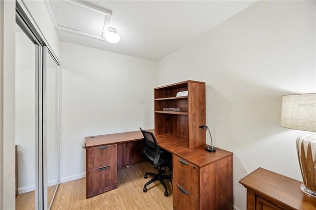 Building Photo - 1626 Brookhouse Dr