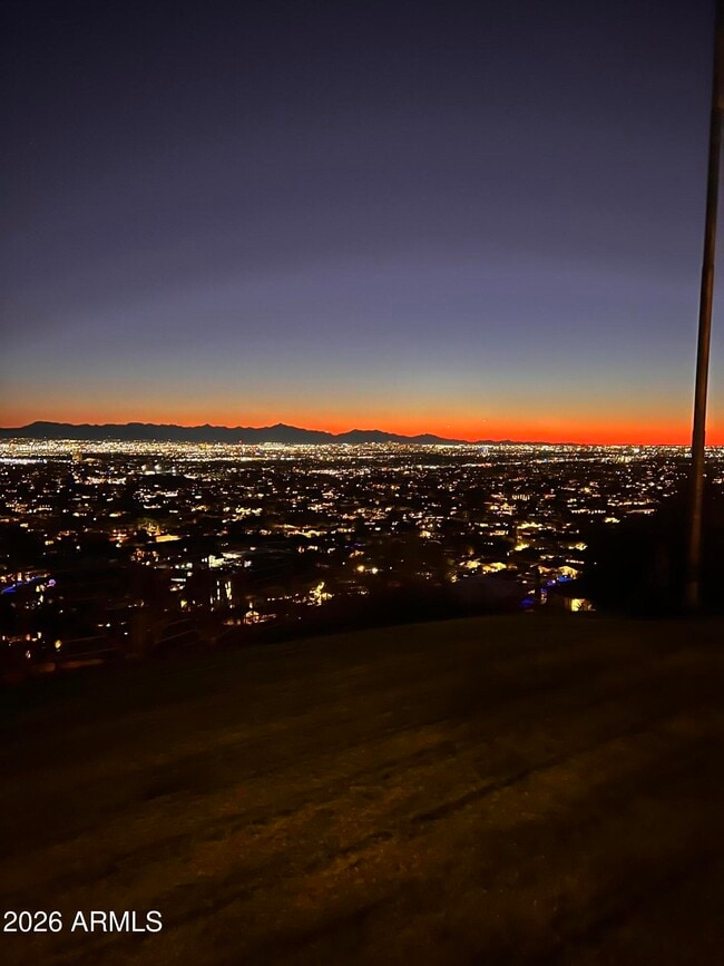 Building Photo - 5400 E Valle Vista Rd