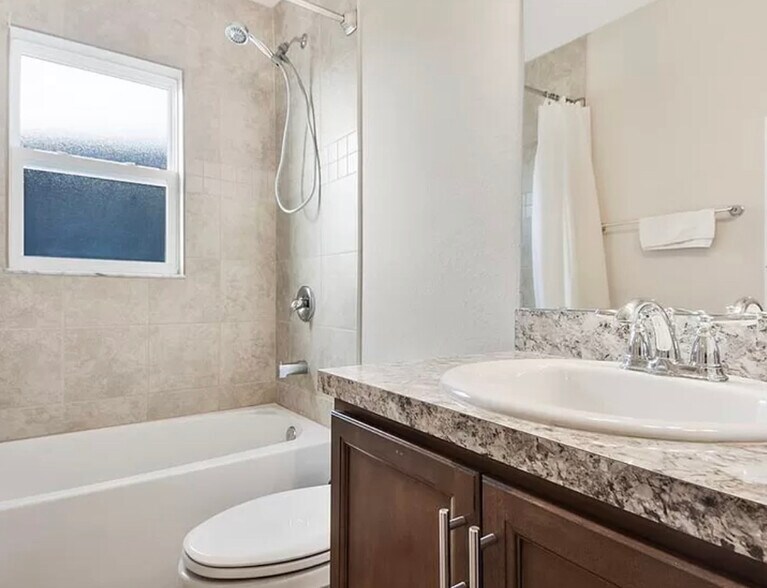 Building Photo - 338 Pentas Ln