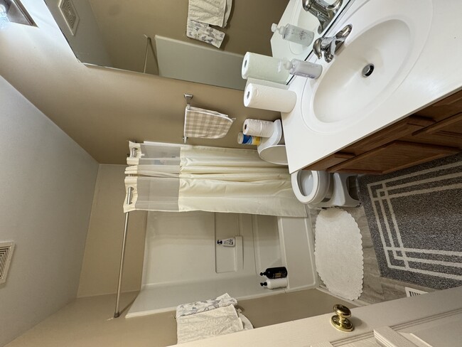 Building Photo - 207 Black Hill Dr