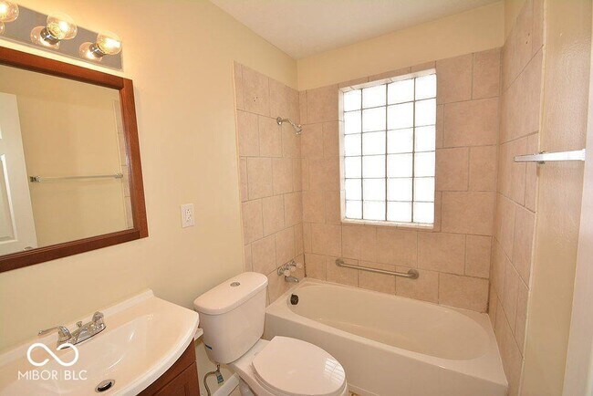 Building Photo - 5005 Indianola Ave