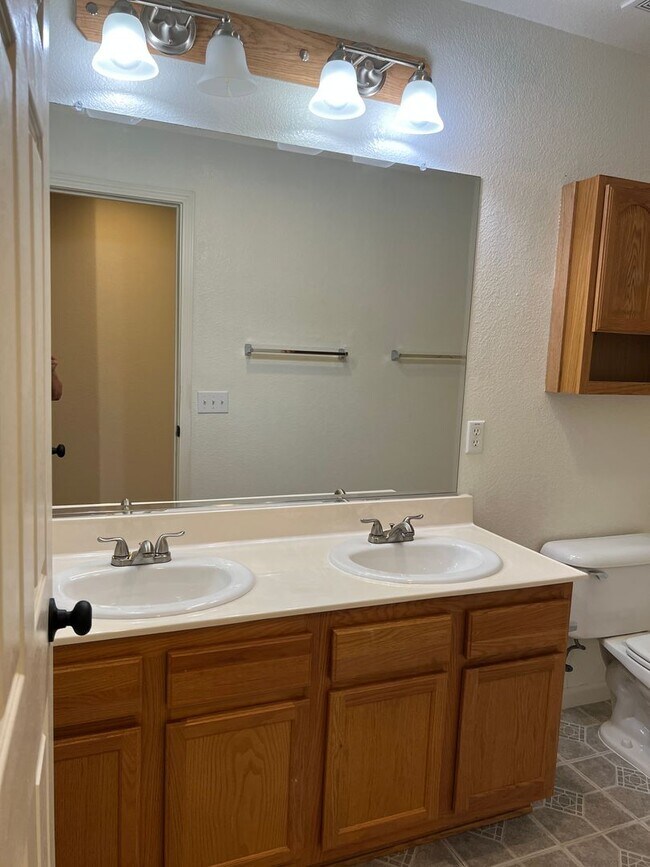 Building Photo - 4501 Waitsfield Cir
