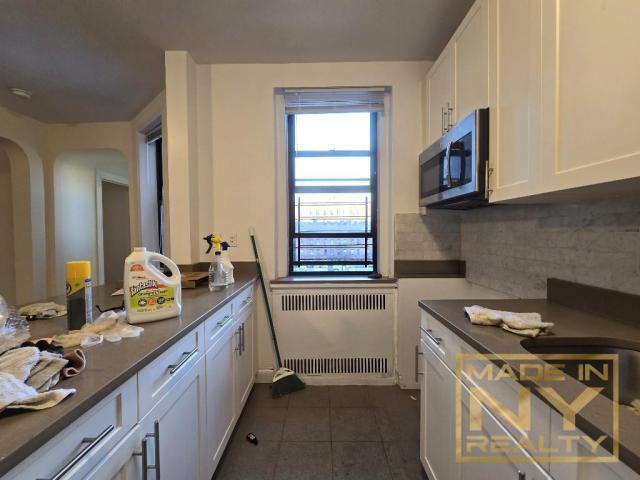 Building Photo - 1 bedroom in SUNNYSIDE NY 11104