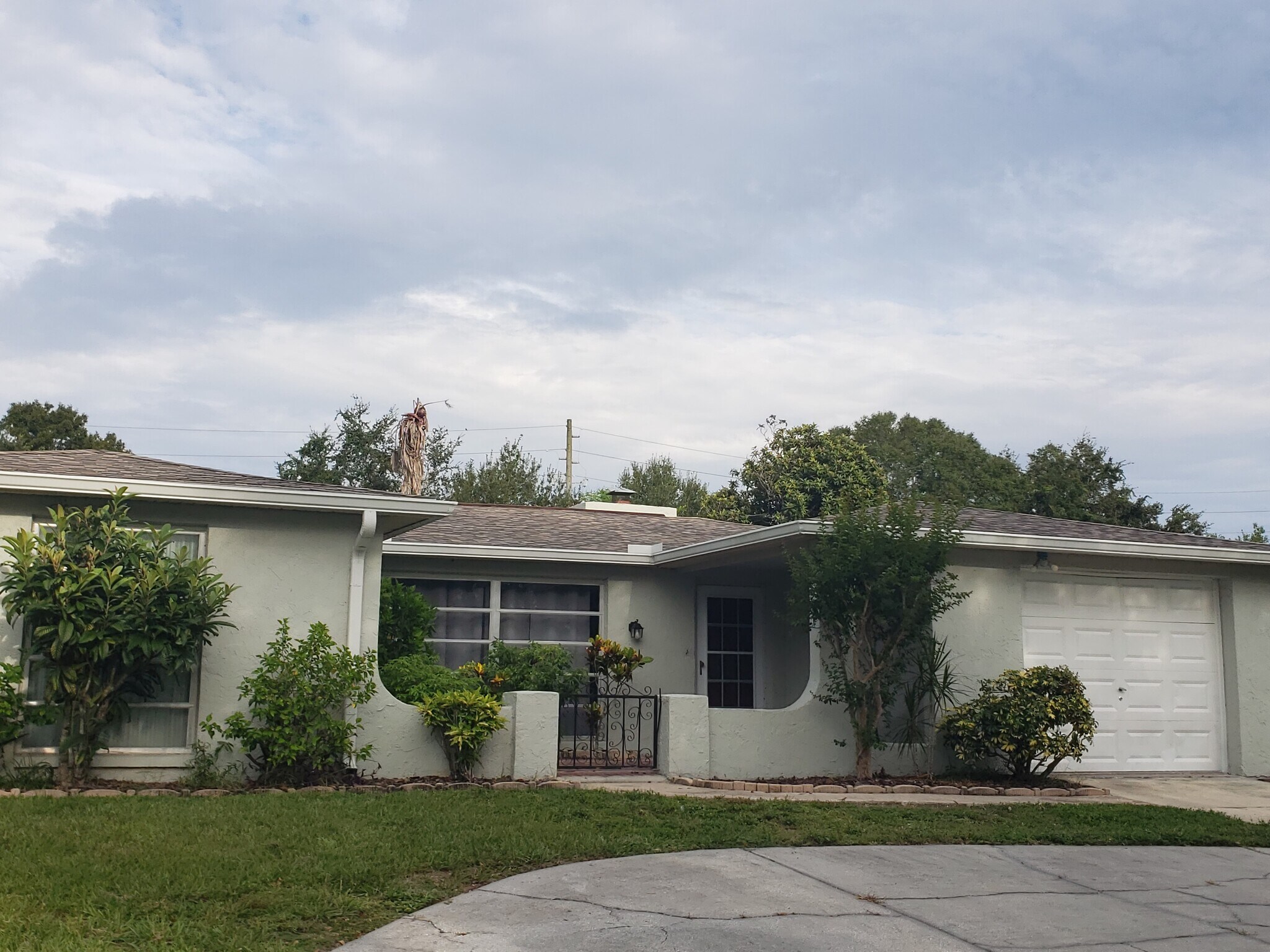 Building Photo - 10030 Glen Moor Ln