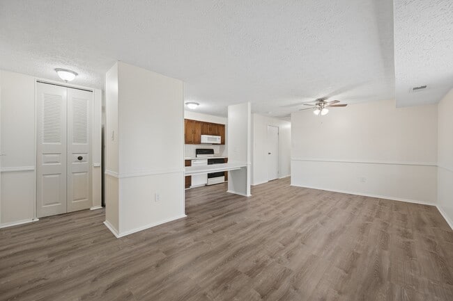 Building Photo - 501 Heather Ridge Dr