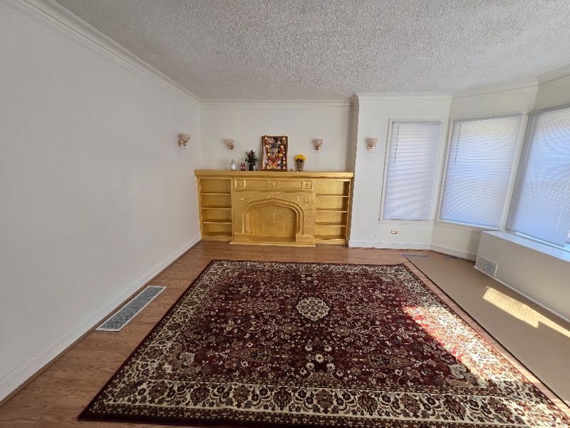 Building Photo - 8016 S Wolcott Ave