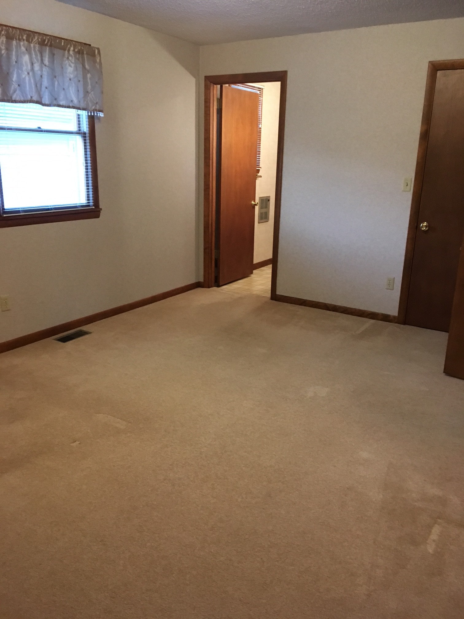 Building Photo - 303 Washington St