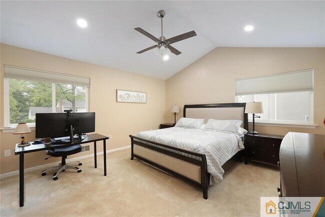 Building Photo - 160 Buttonwood Dr