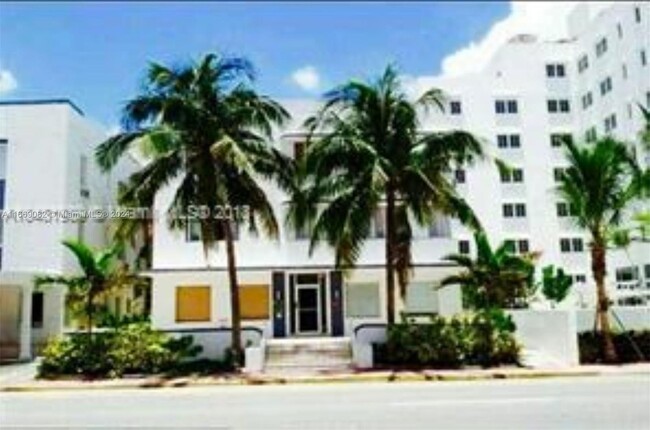 Building Photo - 3710 Collins Ave