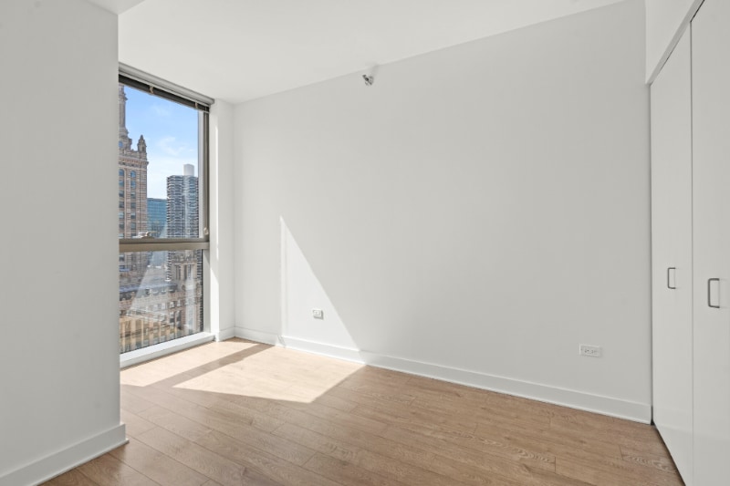 Building Photo - 190 N Garland Ct