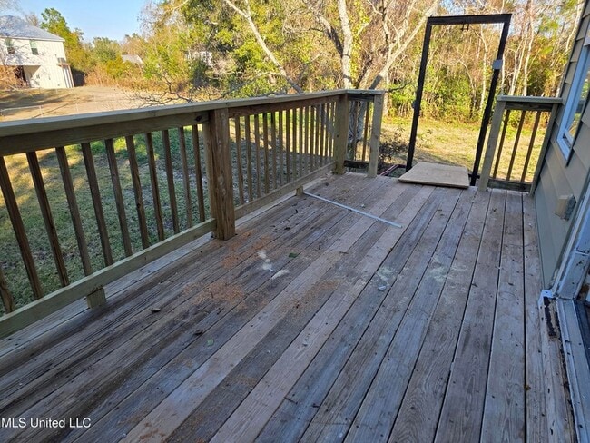 Building Photo - 412 Robert St