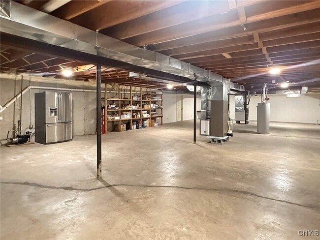 Building Photo - 97 1/2 Sanger Ave