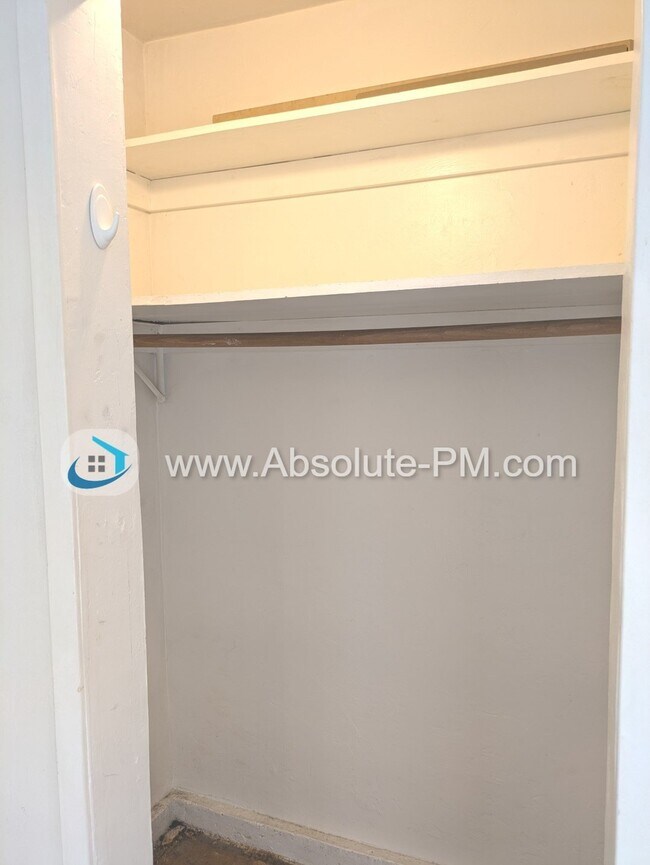 Building Photo - Cozy 1 Bedroom Studio in the Orangevale Ag...