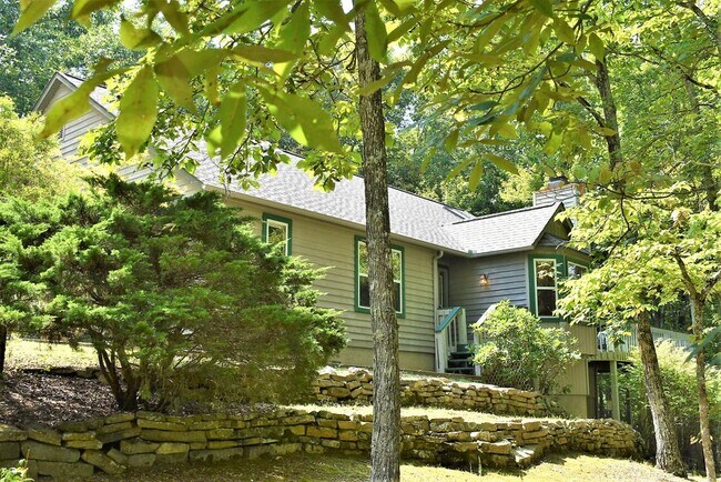 Building Photo - 140 Havenridge Cir