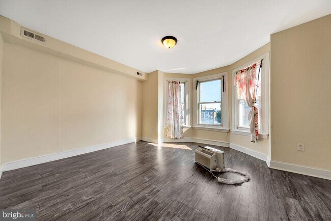 Building Photo - 6164 Delancey St