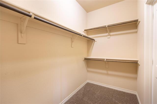 Building Photo - 637 Peach Ln