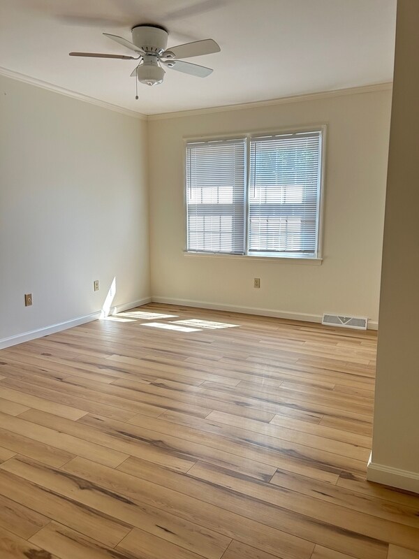 Building Photo - 107 Rainbow Cir