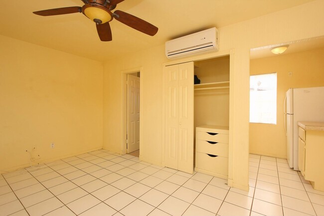 Building Photo - (*) Ave. La Fonda 78660