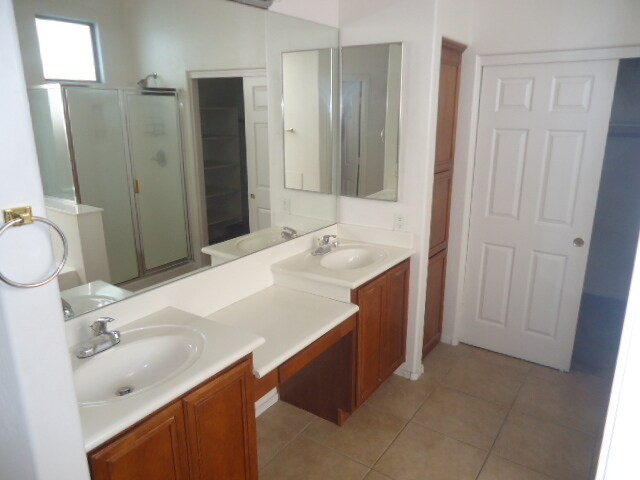 Building Photo - Great 4/3 house for rent in gated community in Cave Creek.