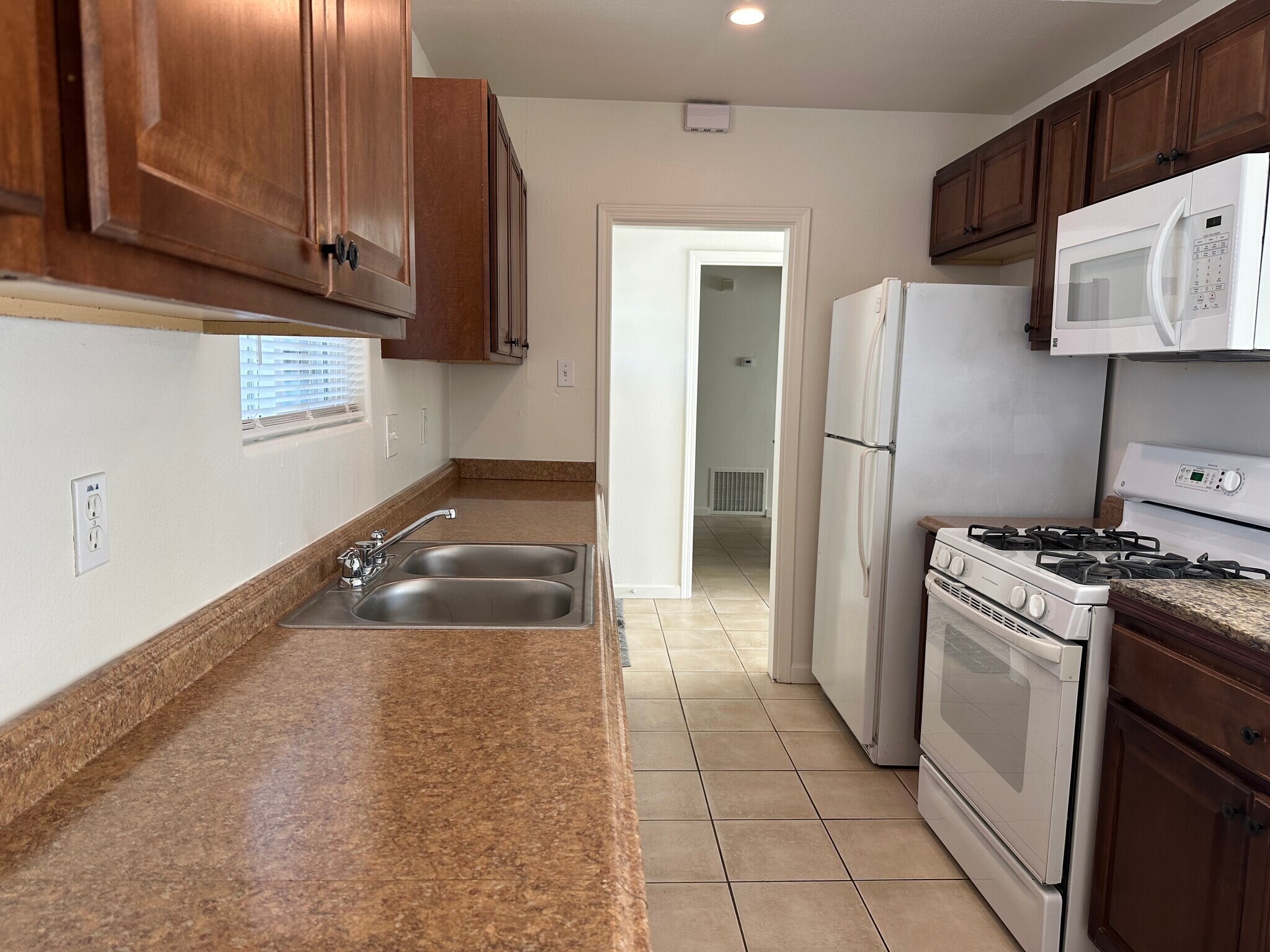 Building Photo - 44900 Rubidoux St