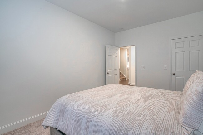 Building Photo - 2309 Laurelstone Dr