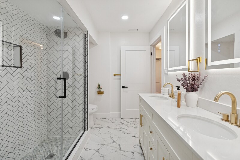 Building Photo - 1937 Foster Ave