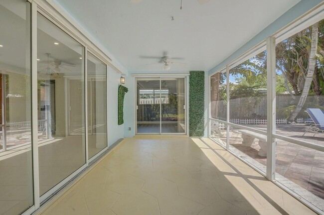 Building Photo - 254 NW 6th Ave