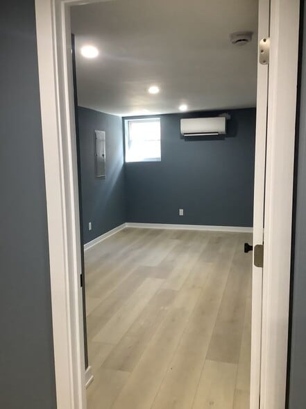 Building Photo - 5009 N Camac St