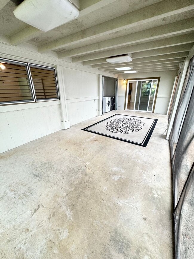 Building Photo - 3 bed, 2 bath w/ garage available first week of January!