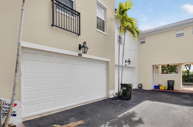 Building Photo - 1054 E Heritage Club Cir