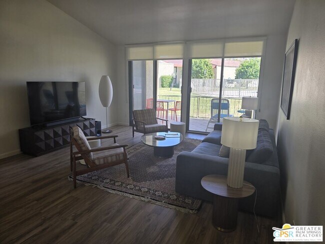 Building Photo - 1249 S La Verne Way