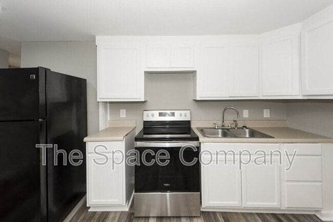 Building Photo - 209 Testament Ln