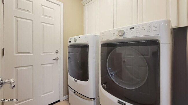 Building Photo - 26505 W Burnett Rd