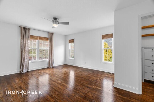 Building Photo - 8 Rose Briar Cir