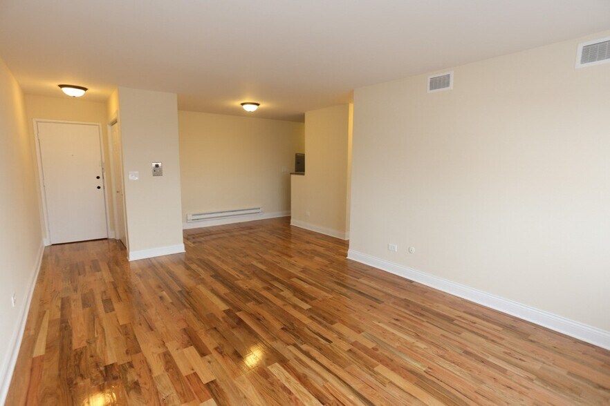 Building Photo - 567 W Arlington Pl