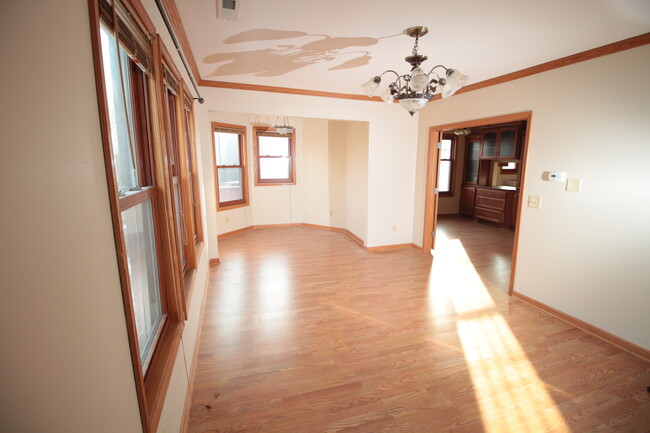 Building Photo - 543 N 33rd St