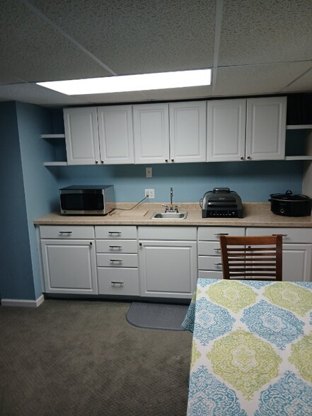 Building Photo - 405 Huron St