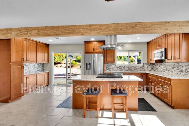 Building Photo - 2053 Habero Dr