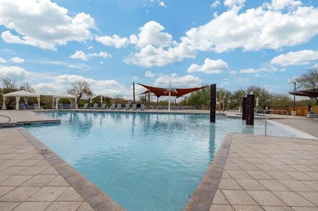 Building Photo - 3983 E Cat Balue Dr