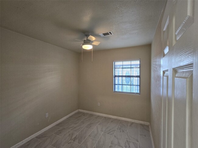 Building Photo - 8703 Berndale St