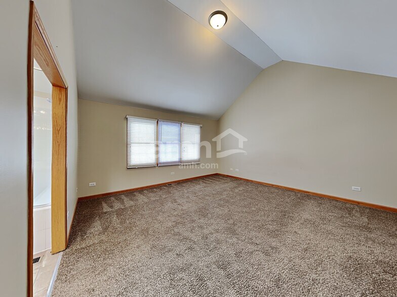 Building Photo - 25021 Vermette Rd