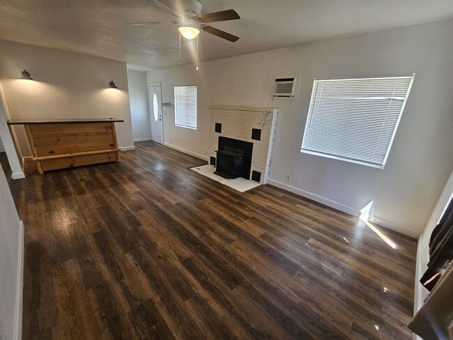 Building Photo - Home for Rent in Corning! 2 Bedroom 1 Bathroom PLUS Bonus Room