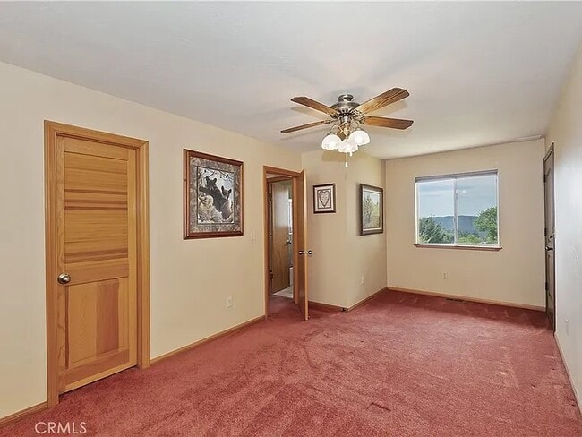 Building Photo - 262 Delle Dr