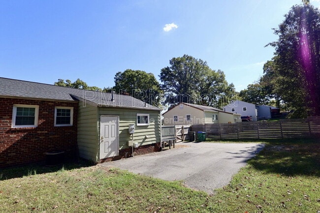 Building Photo - 2728 Grantwood Rd