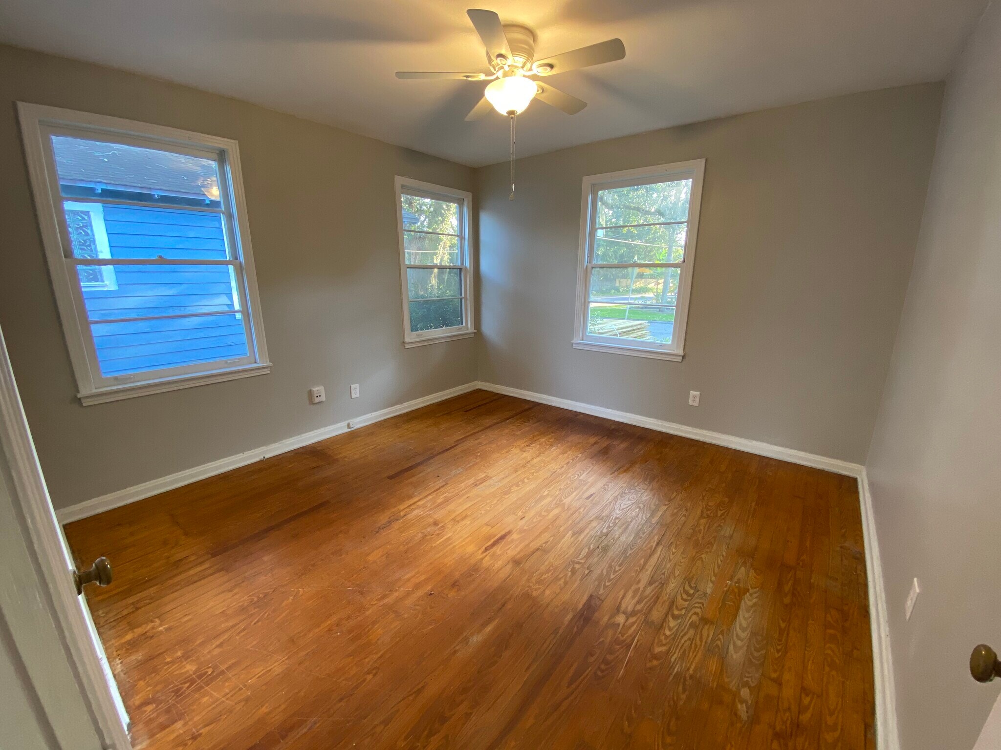 Front bedroom - 1445 Rensselaer Ave