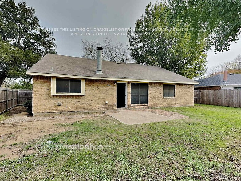 Building Photo - 1213 Colony St