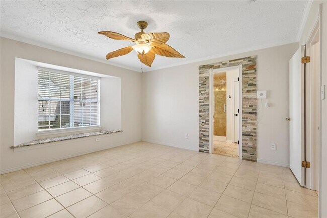 Building Photo - 13622 Wimbledon Oaks Dr
