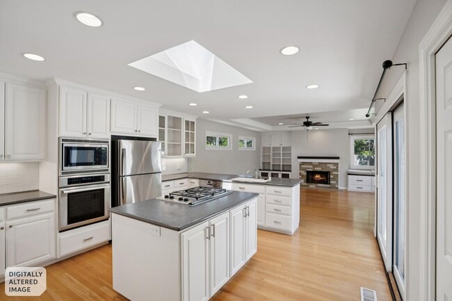 Building Photo - Spacious Home with Detached 1 bed 1 bath ADU in Los Altos!