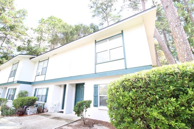 Primary Photo - 3933 SW 26th Dr